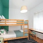 Lägenhet The House - Comfortable For Families & Friends - By Homely