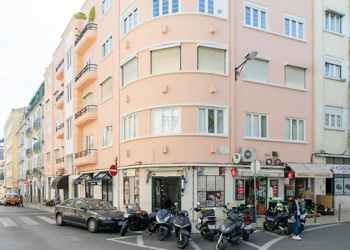 The House - Comfortable For Families & Friends - By Homely Apartman Lisboa