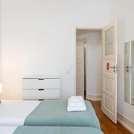 The House - Comfortable For Families & Friends - By Homely * ליסבון