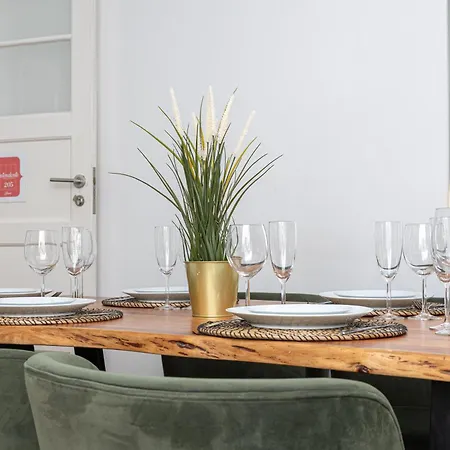 The House - Comfortable For Families & Friends - By Homely דירה *